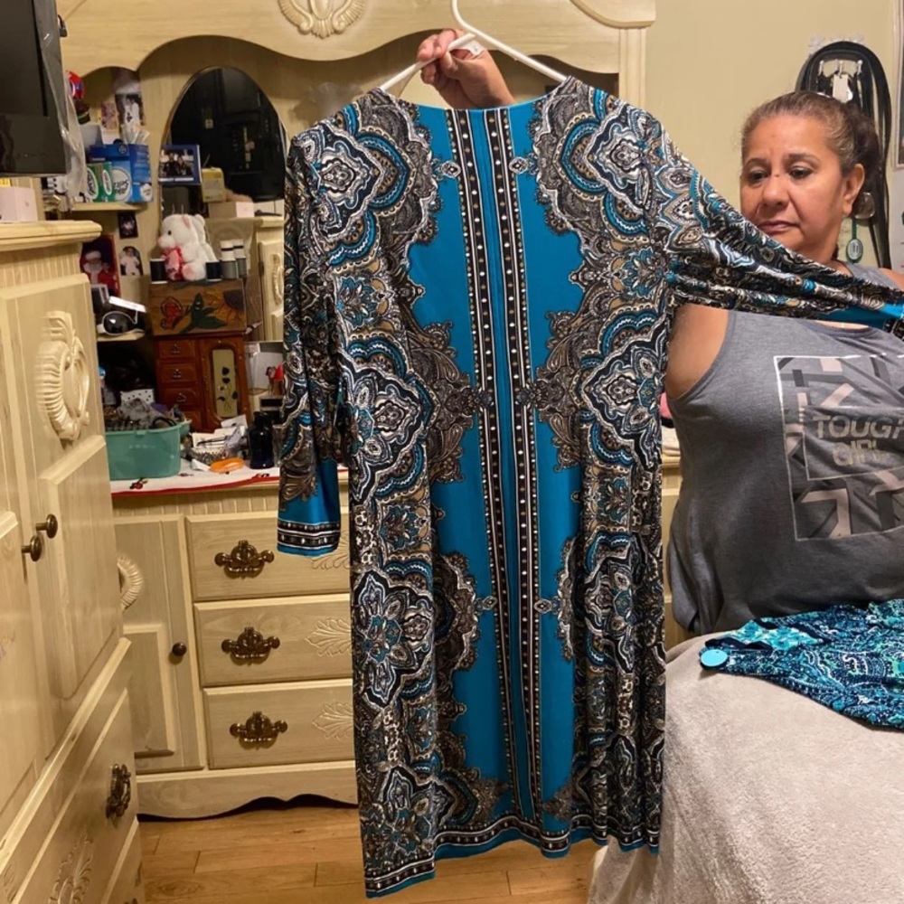 Dress - Picture 5 of 5